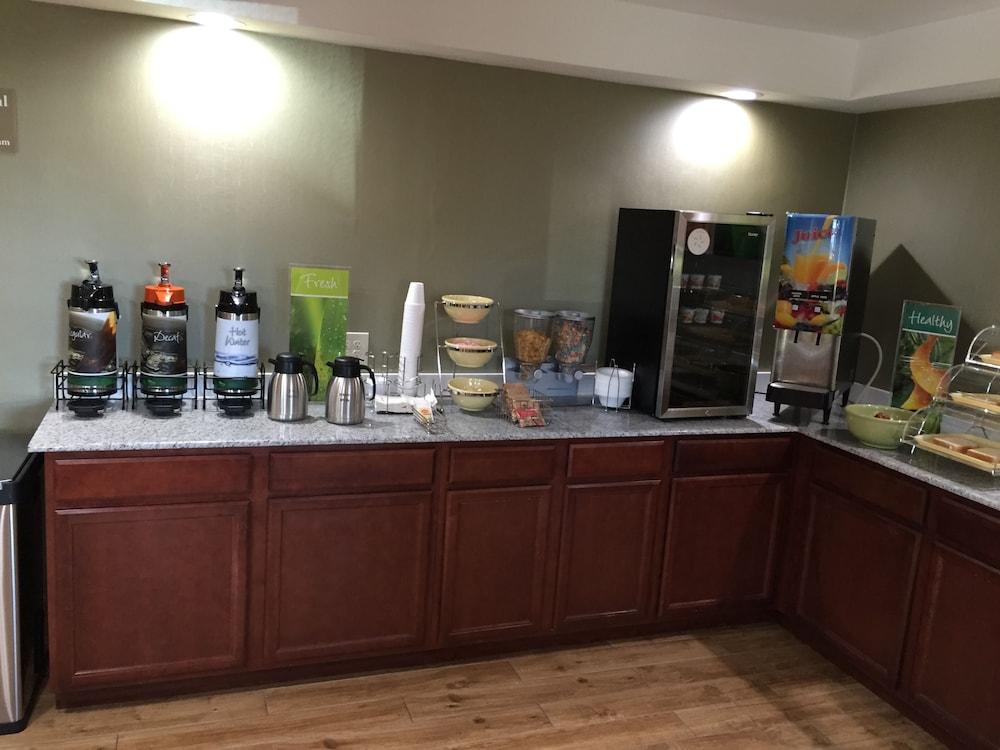 Locanda Quality Near Pimlico Racetrack